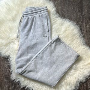 Aritzia TNA boyfriend fit/wide leg sweatpants